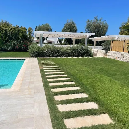 Luxurious Modern Pool Роза-Марина