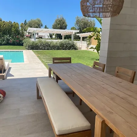 Вилла Luxurious Modern Pool Роза-Марина